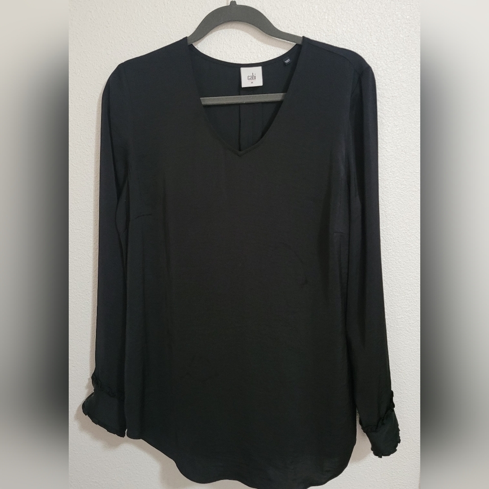 Cabi Vneck top size medium